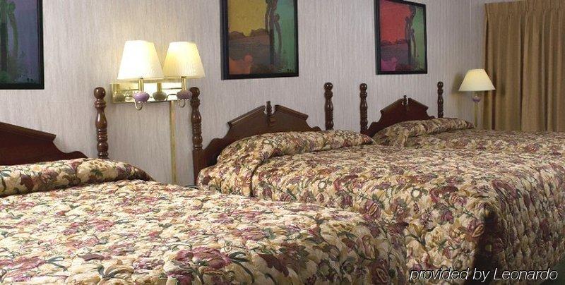 Angel Inn Near Imax, A Travelodge By Wyndham Branson Room photo